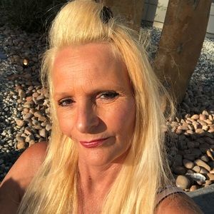 Meet your Posher, Angelique